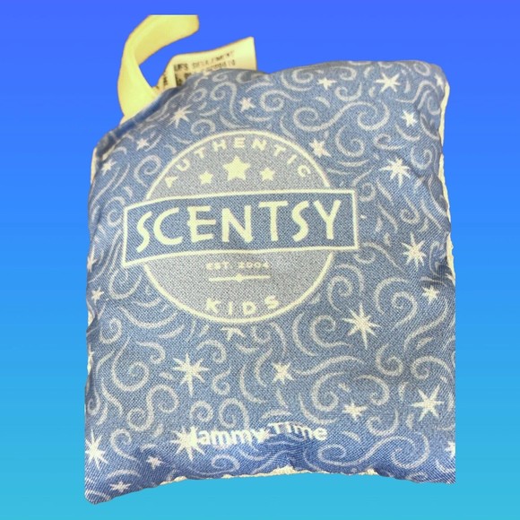 COPY - Scentsy Buddy Benny the Blue Whale with Jammy Time Scent Pak - Picture 12 of 12